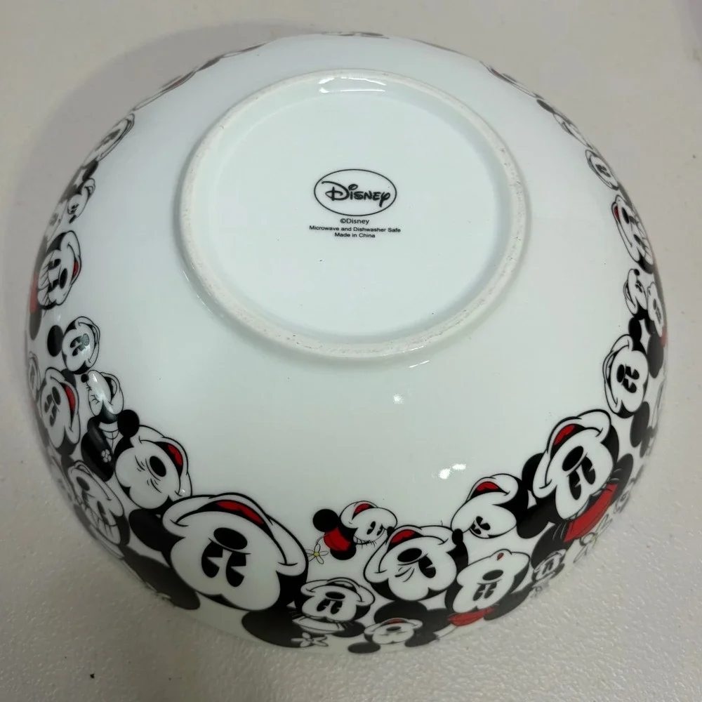 Disney Mickey Mouse Minnie Mouse Ceramic Serving Bowl White Black Red‎ 9.25x3